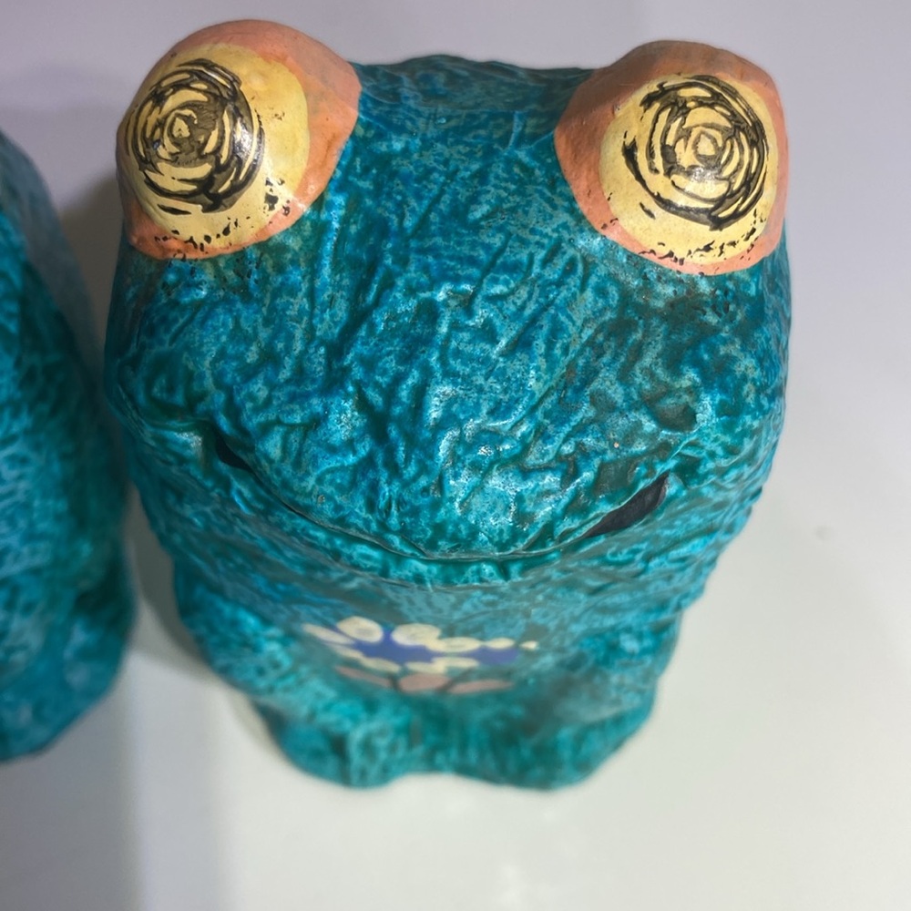 Extremely RARE Vintage MCM Psychedelic Frog Textured Salt & Pepper Shakers - Picture 8 of 11